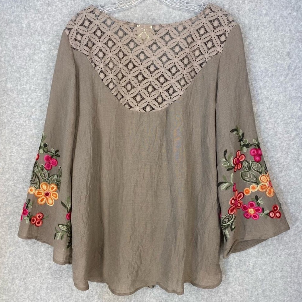 Anthropology fig and flower  top